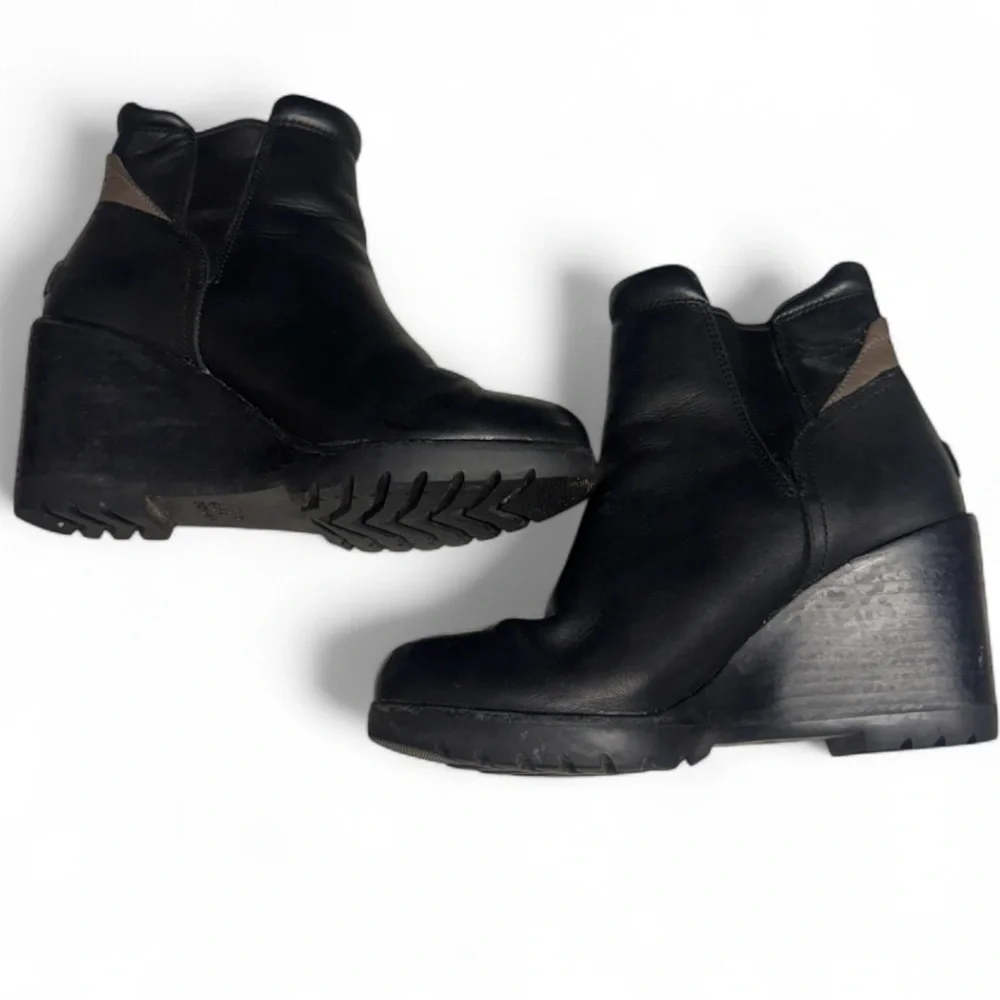 Sorel After Hours Black Wedge Ankle Boots Size 6.5